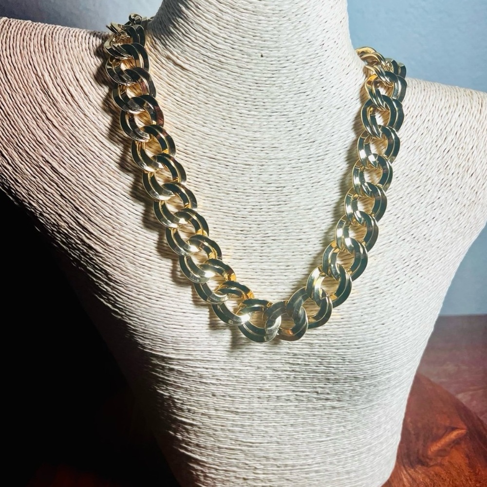 Vintage Monet Bold Curb Parallel Link Gold-tone Necklace